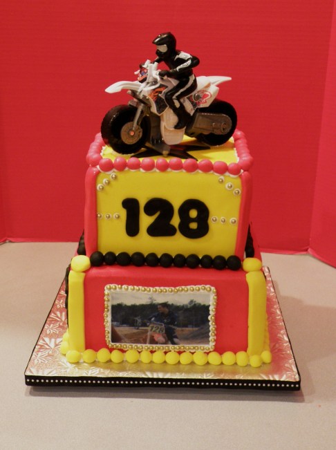 birthday cakes, wedding Shower cakes, anniversary cakes, Natick MA